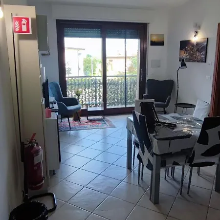 Via San Vitale Lejlighed